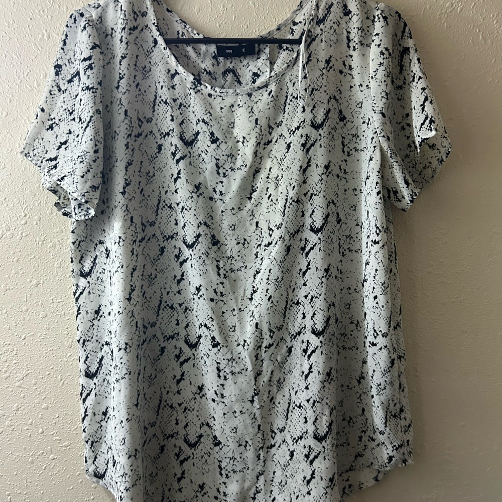 Premise Monochrome Snake Print Short Sleeve Tee